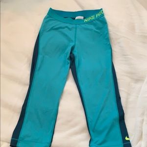 Nike Pro Capris
